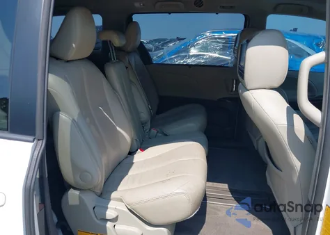 2013 Toyota Sienna Xle V6 8 Passenger from USA, damaged, VIN 5TDYK3DC1DS306677